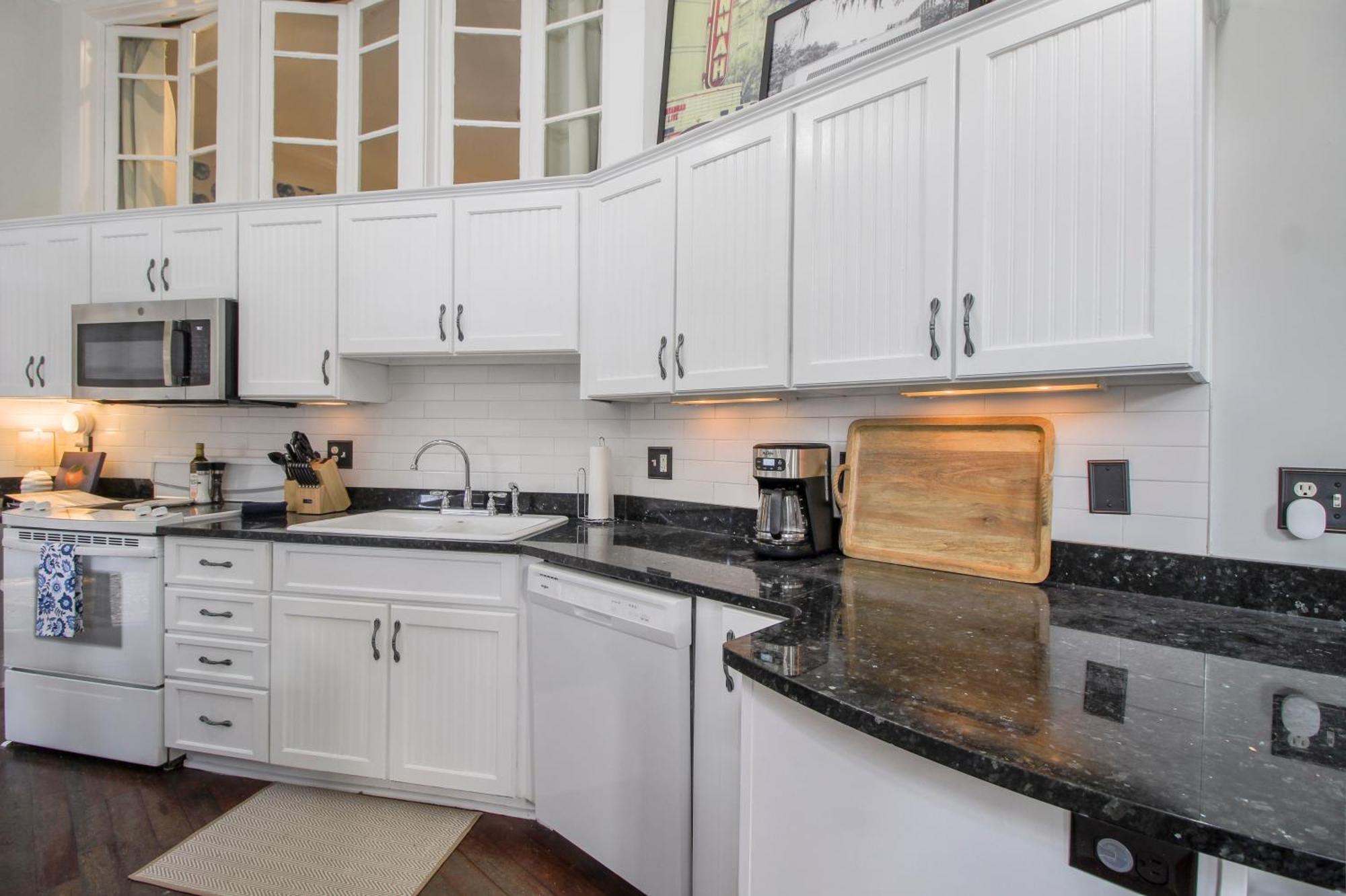 Walk To It All In Downtown, Double King Beds Savannah Esterno foto